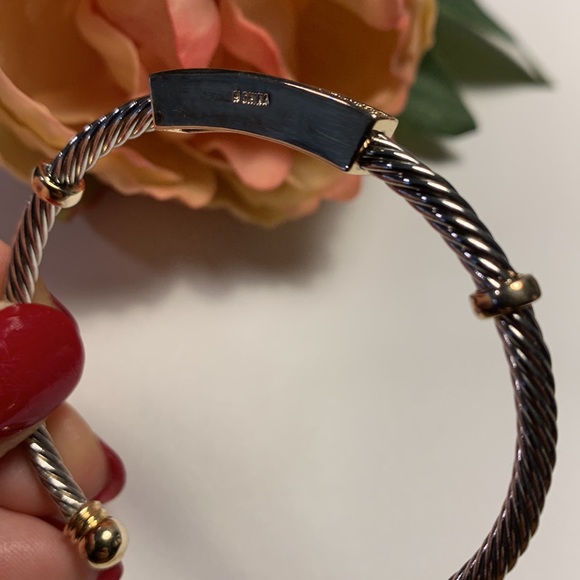 Two tone Bracelet with clear stones - Picture 3 of 9